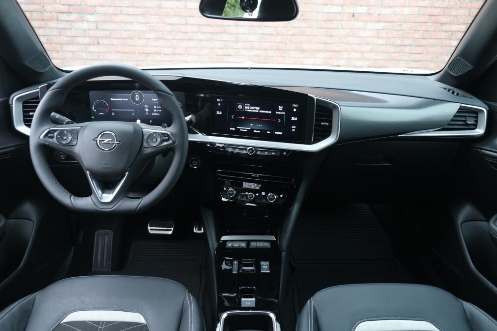 Opel Mokka 1.2 Turbo 130pk EAT8 Ultimate | App Connect | Climate | Adaptive Cruise | Keyless | Camera | Blind Spot | Winter Pakket afbeelding 6