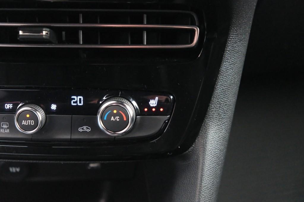 Opel Mokka 1.2 Turbo 130pk EAT8 Ultimate | App Connect | Climate | Adaptive Cruise | Keyless | Camera | Blind Spot | Winter Pakket afbeelding 17