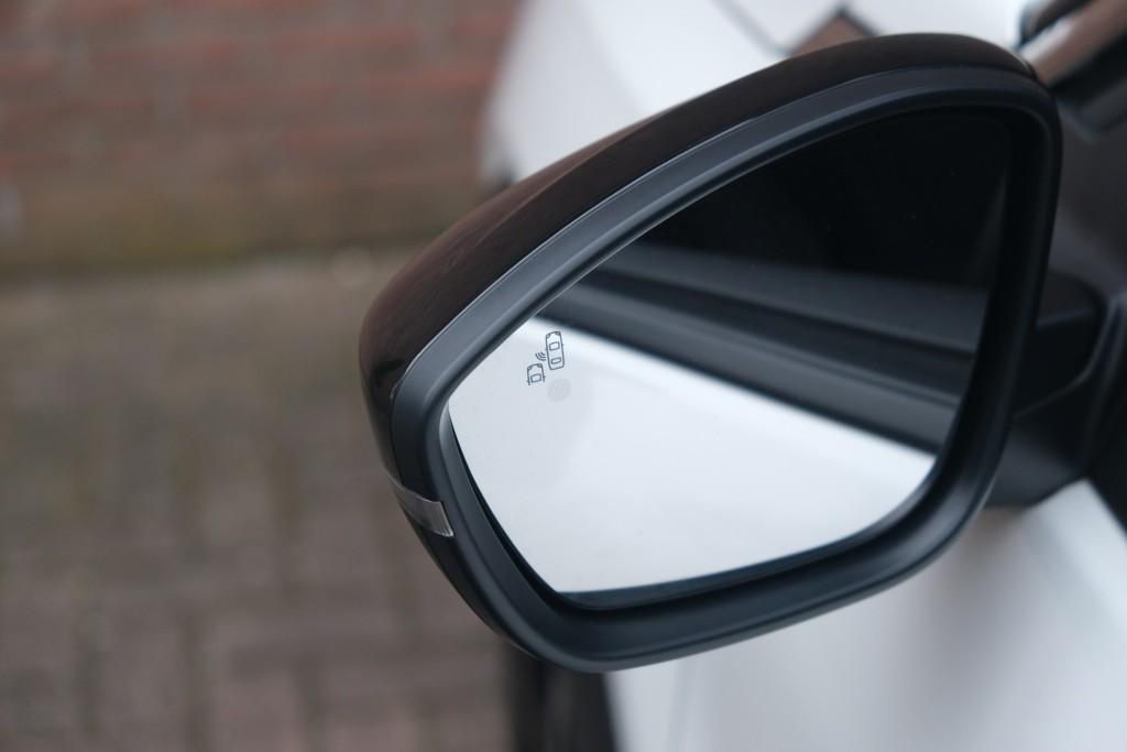 Opel Mokka 1.2 Turbo 130pk EAT8 Ultimate | App Connect | Climate | Adaptive Cruise | Keyless | Camera | Blind Spot | Winter Pakket afbeelding 24
