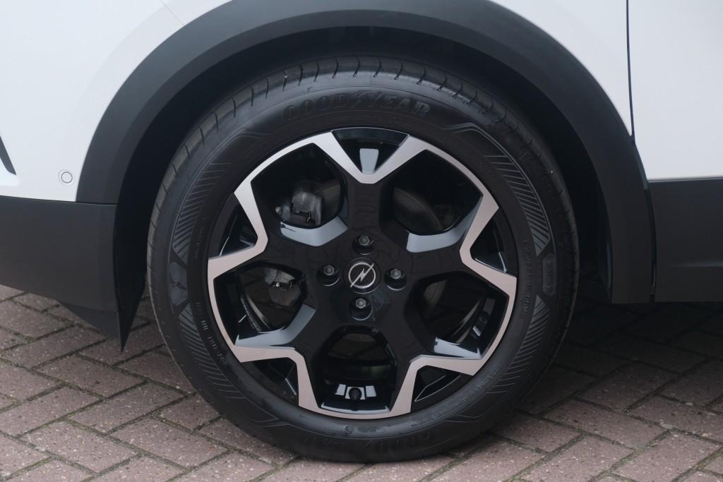 Opel Mokka 1.2 Turbo 130pk EAT8 Ultimate | App Connect | Climate | Adaptive Cruise | Keyless | Camera | Blind Spot | Winter Pakket afbeelding 26