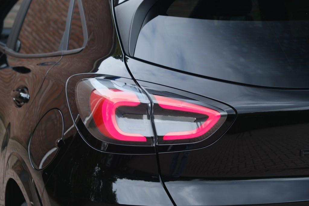 Ford Puma 1.0 EcoBoost Hybrid 155pk Aut. ST-Line X | Navi | App Connect | Adaptive Cruise | Full LED | Elektrische Achterklep | B&O Audio | Camera | Winter Pakket afbeelding 30