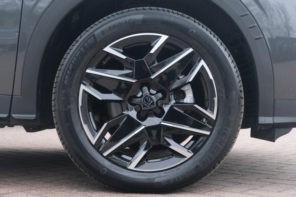 Peugeot 3008 1.2 Hybrid 145pk e-DCS6 GT | Navi | App Connect | Climate | Adaptive Cruise | Camera | Elektrische Achterklep | Winter Pakket afbeelding 21