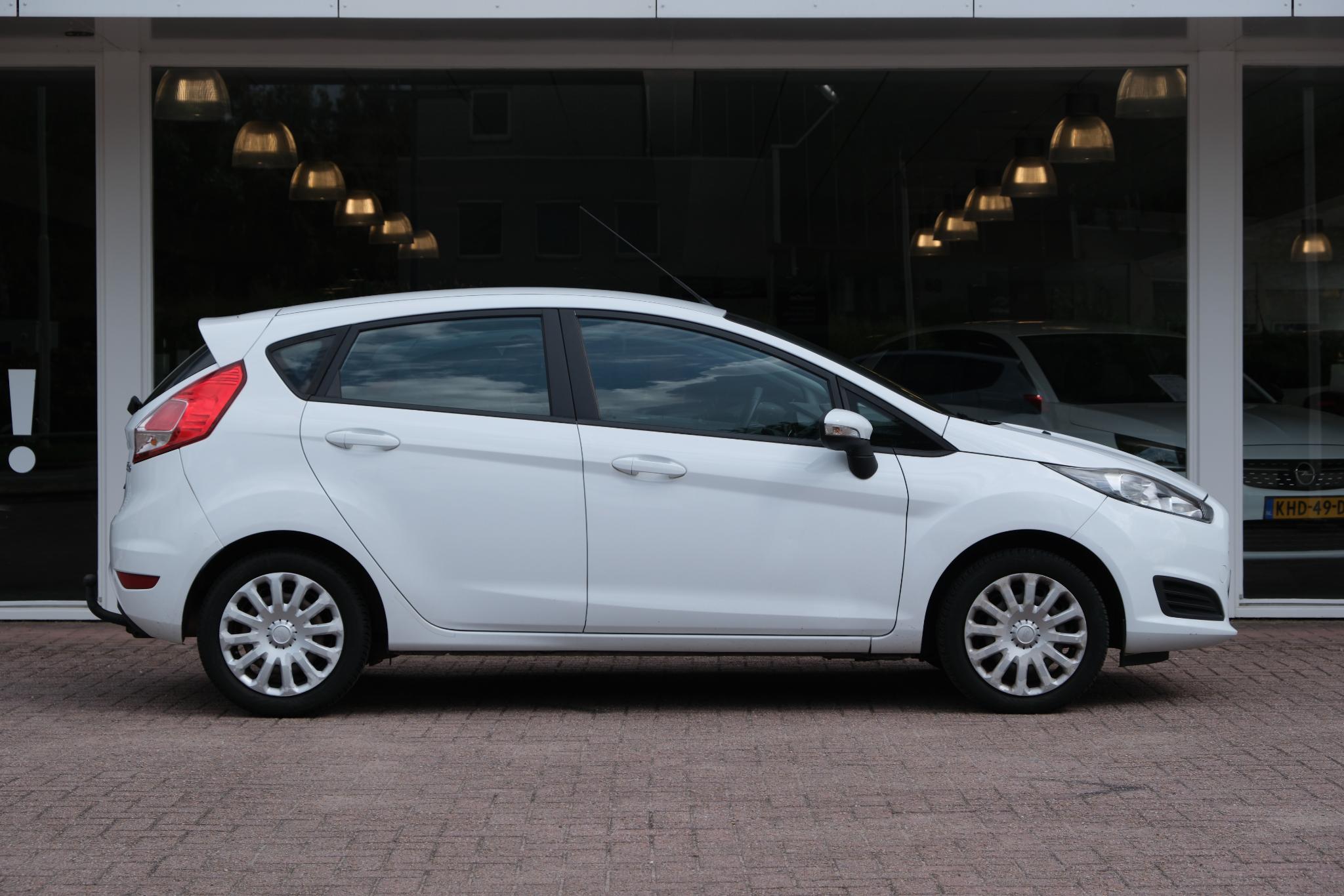 Ford Fiesta 1.0 65pk 5-drs Style | Airco | Navi | Trekhaak afbeelding 4