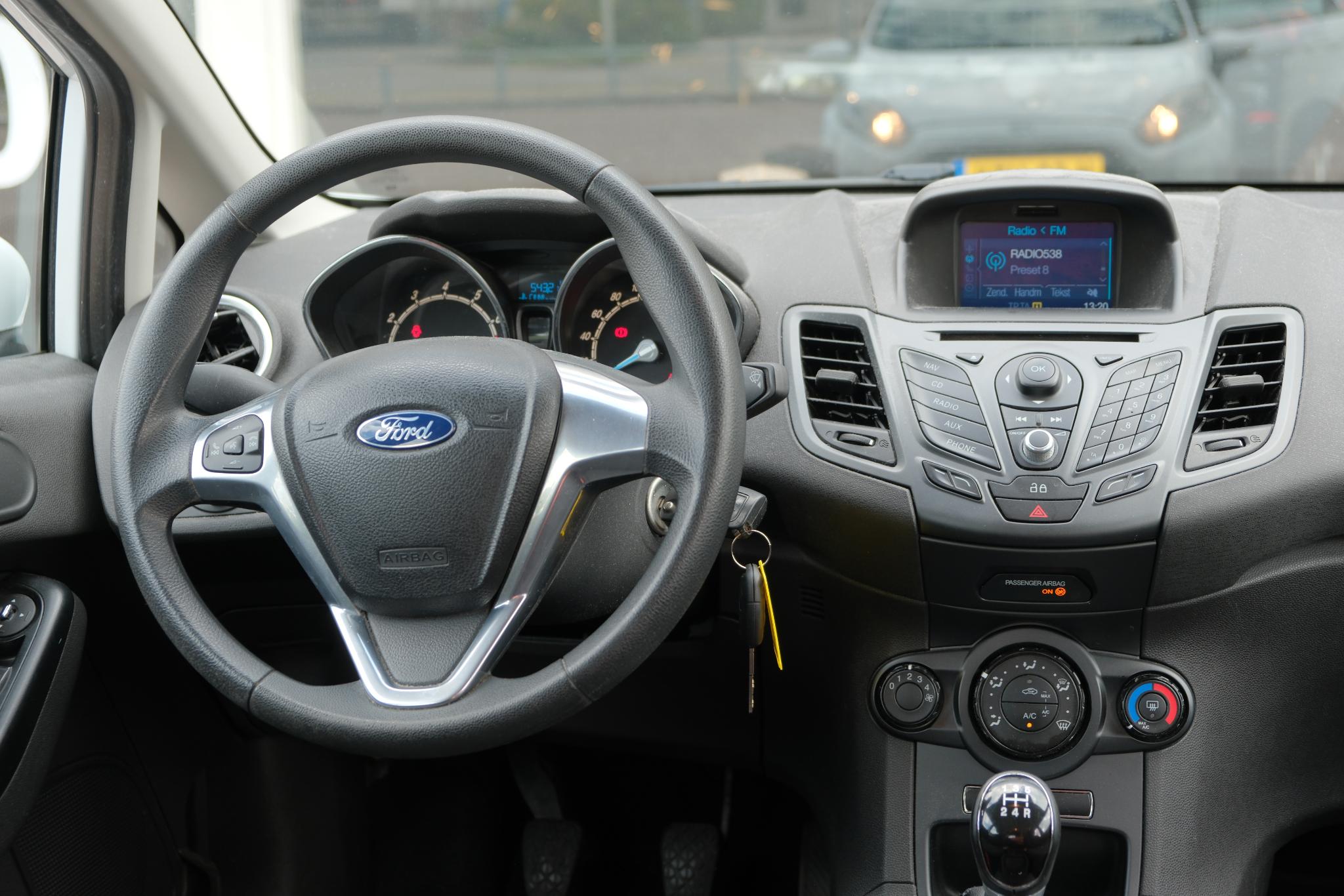 Ford Fiesta 1.0 65pk 5-drs Style | Airco | Navi | Trekhaak afbeelding 6