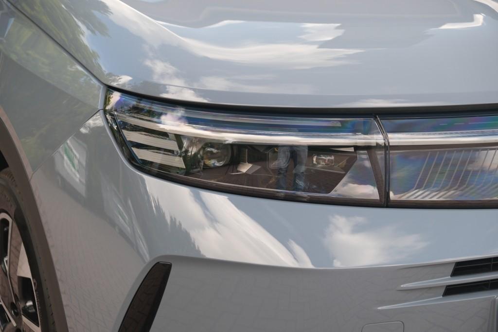 Opel Grandland 1.2 Turbo Hybrid 145pk eDCT6 GS - Panoramadak - Adaptive Cruise - Head-up display - Stoelverwarming - Elektrische achterklep - 360° Camera - Focal Audio afbeelding 2