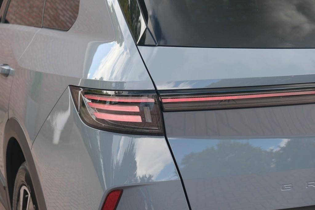 Opel Grandland 1.2 Turbo Hybrid 145pk eDCT6 GS - Panoramadak - Adaptive Cruise - Head-up display - Stoelverwarming - Elektrische achterklep - 360° Camera - Focal Audio afbeelding 34