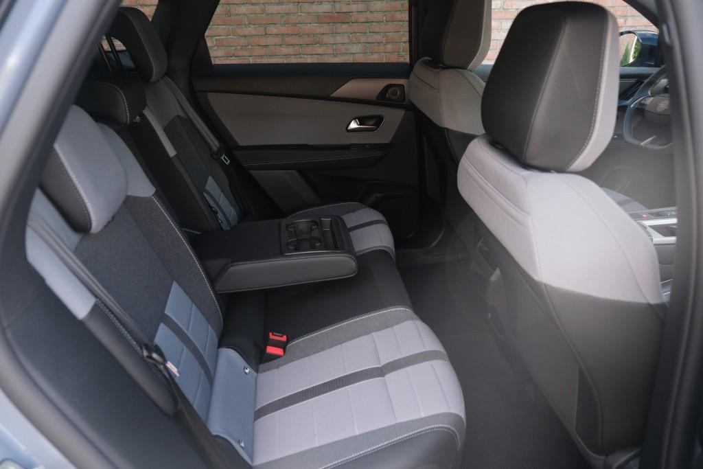 Opel Grandland 1.2 Turbo Hybrid 145pk eDCT6 GS - Panoramadak - Adaptive Cruise - Head-up display - Stoelverwarming - Elektrische achterklep - 360° Camera - Focal Audio afbeelding 3