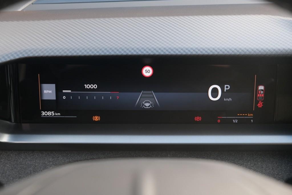 Opel Grandland 1.2 Turbo Hybrid 145pk eDCT6 GS - Panoramadak - Adaptive Cruise - Head-up display - Stoelverwarming - Elektrische achterklep - 360° Camera - Focal Audio afbeelding 11