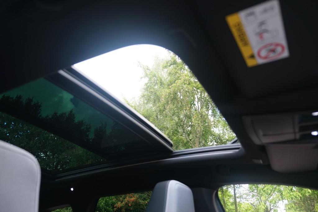 Opel Grandland 1.2 Turbo Hybrid 145pk eDCT6 GS - Panoramadak - Adaptive Cruise - Head-up display - Stoelverwarming - Elektrische achterklep - 360° Camera - Focal Audio afbeelding 15