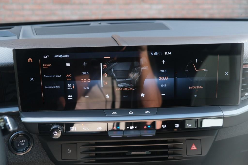 Opel Grandland 1.2 Turbo Hybrid 145pk eDCT6 GS - Panoramadak - Adaptive Cruise - Head-up display - Stoelverwarming - Elektrische achterklep - 360° Camera - Focal Audio afbeelding 22