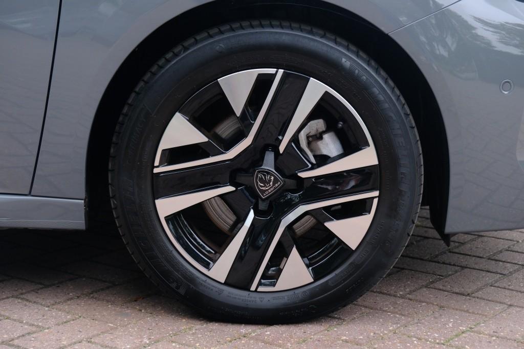 Peugeot 208 1.2 PureTech 100pk Allure - Navigatiesysteem - Apple CarPlay - Achteruitrijcamera - Dodehoekdetectie- Parkeersensoren - Climate Control - Cruise control afbeelding 27