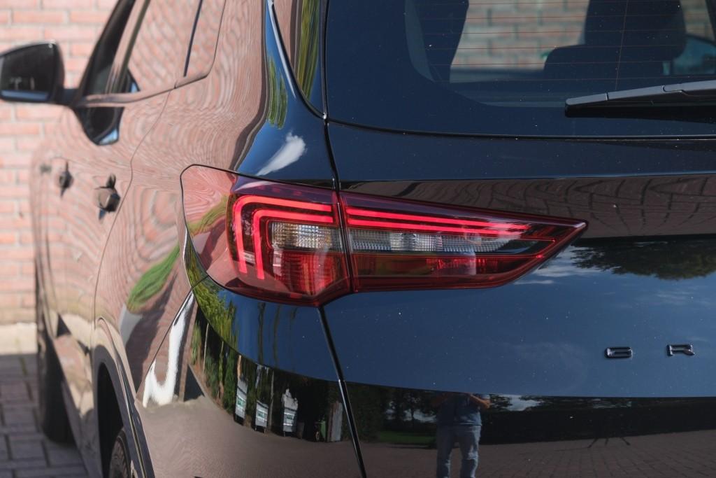 Opel Grandland 1.2 Turbo 130pk EAT8 GS Line - App Connect - Climate - Cruise - Camera - Verwarmde Voorruit - Stoelverwarming afbeelding 27
