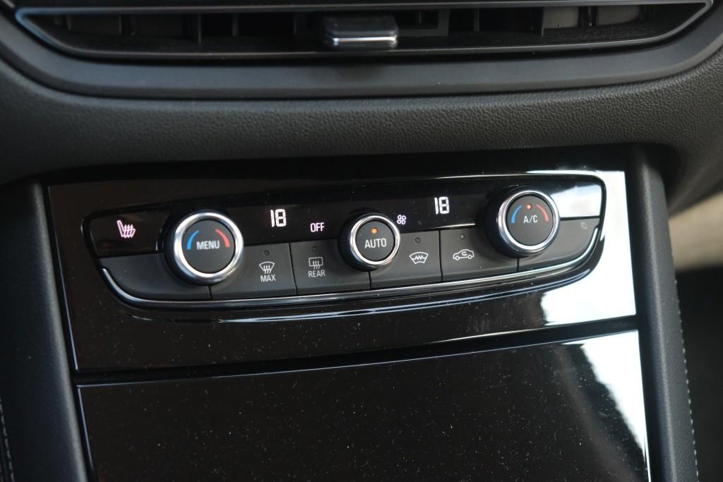 Opel Grandland 1.2 Turbo 130pk EAT8 GS Line - App Connect - Climate - Cruise - Camera - Verwarmde Voorruit - Stoelverwarming afbeelding 22