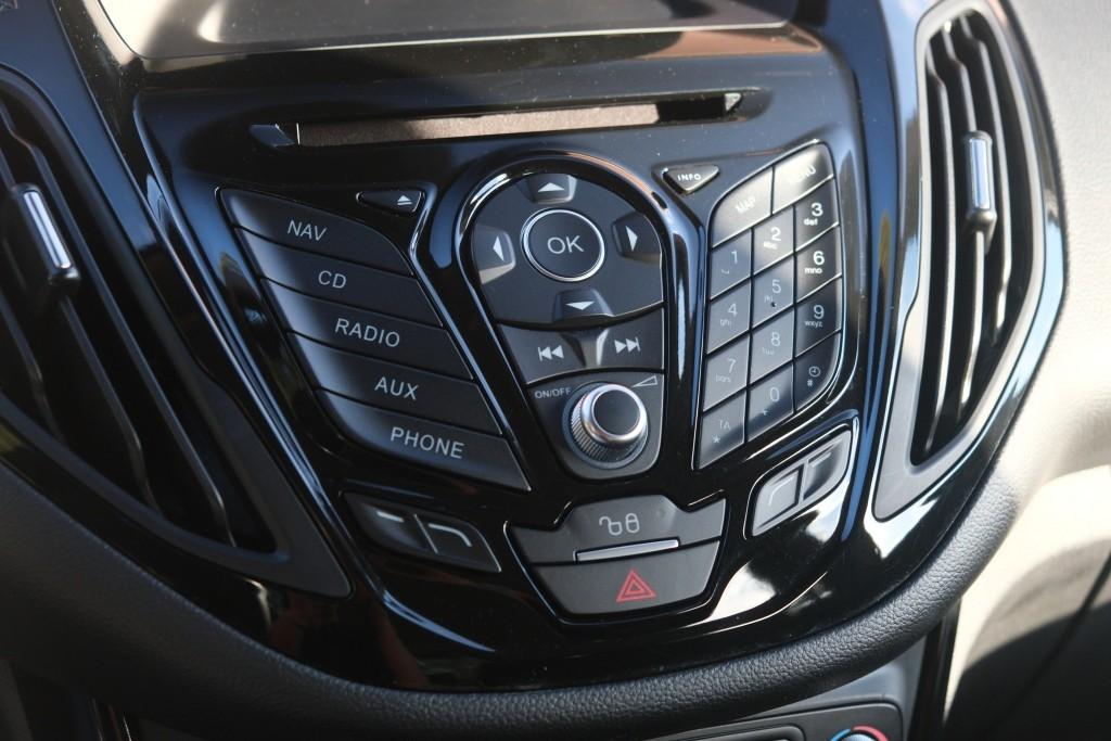 Ford B-MAX 1.0 EcoBoost 100pk Titanium - Trekhaak - Navigatie - Achteruitrijcamera - Parkeersensoren - Climate - Verwarmde voorruit afbeelding 24