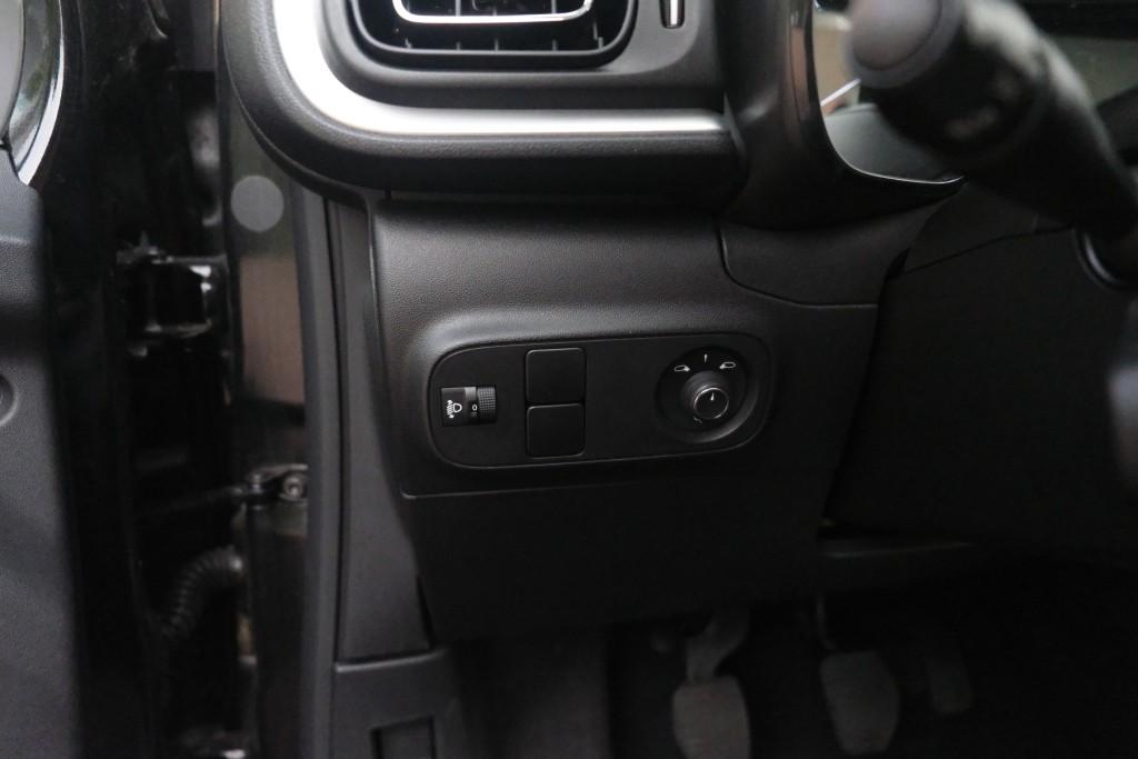 Citroën C3 1.2 PureTech 83pk C-Series - Climate control - Apple CarPlay - LED koplampen - Cruise control - Parkeersensoren achter - Rijstrooksensor afbeelding 9