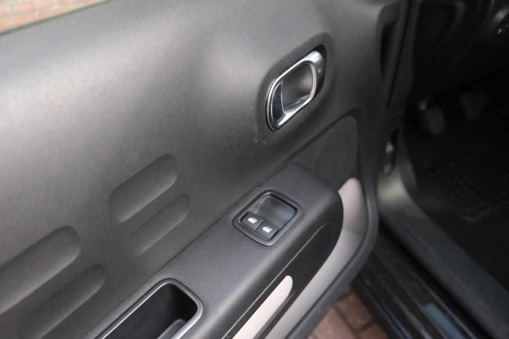 Citroën C3 1.2 PureTech 83pk C-Series - Climate control - Apple CarPlay - LED koplampen - Cruise control - Parkeersensoren achter - Rijstrooksensor afbeelding 22