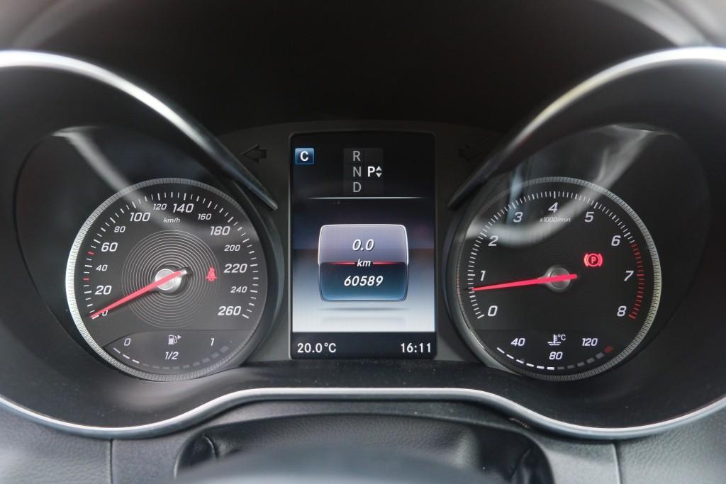 Mercedes-Benz C-Klasse 180 156pk Aut. Coupe AMG Line - Panoramadak - 360° camera - Burmester audio - Navigatiesysteem - LED koplampen- 19" inch afbeelding 10