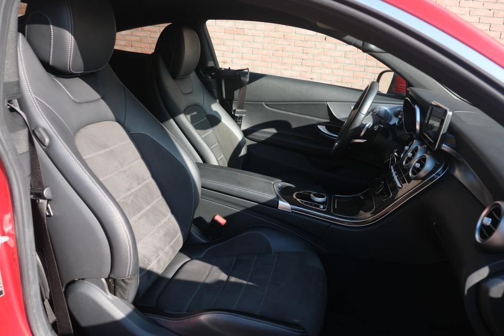 Mercedes-Benz C-Klasse 180 156pk Aut. Coupe AMG Line - Panoramadak - 360° camera - Burmester audio - Navigatiesysteem - LED koplampen- 19" inch afbeelding 4
