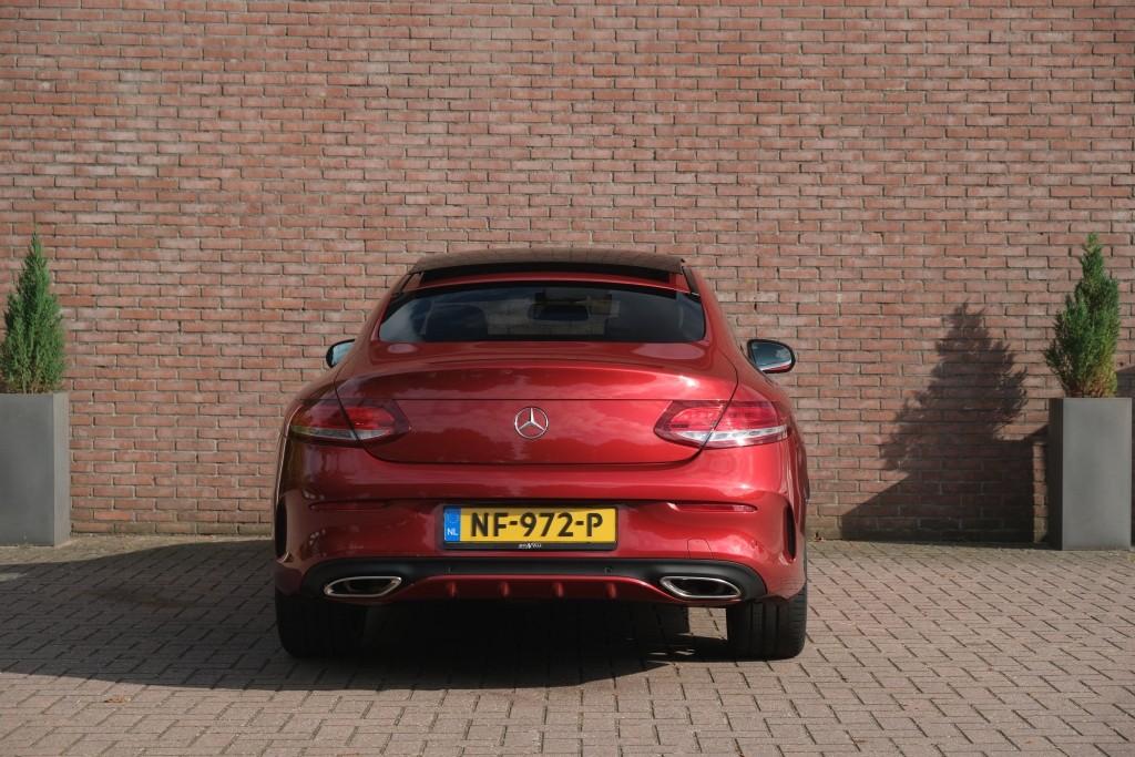 Mercedes-Benz C-Klasse 180 156pk Aut. Coupe AMG Line - Panoramadak - 360° camera - Burmester audio - Navigatiesysteem - LED koplampen- 19" inch afbeelding 29