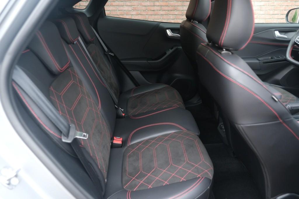 Ford Puma 1.0 EcoBoost Hybrid 155pk Aut. ST-Line X - Panoramadak - 360° camera - Adaptive Cruise - Elektrische achterklep - Matrix LED - Winter Pack afbeelding 3