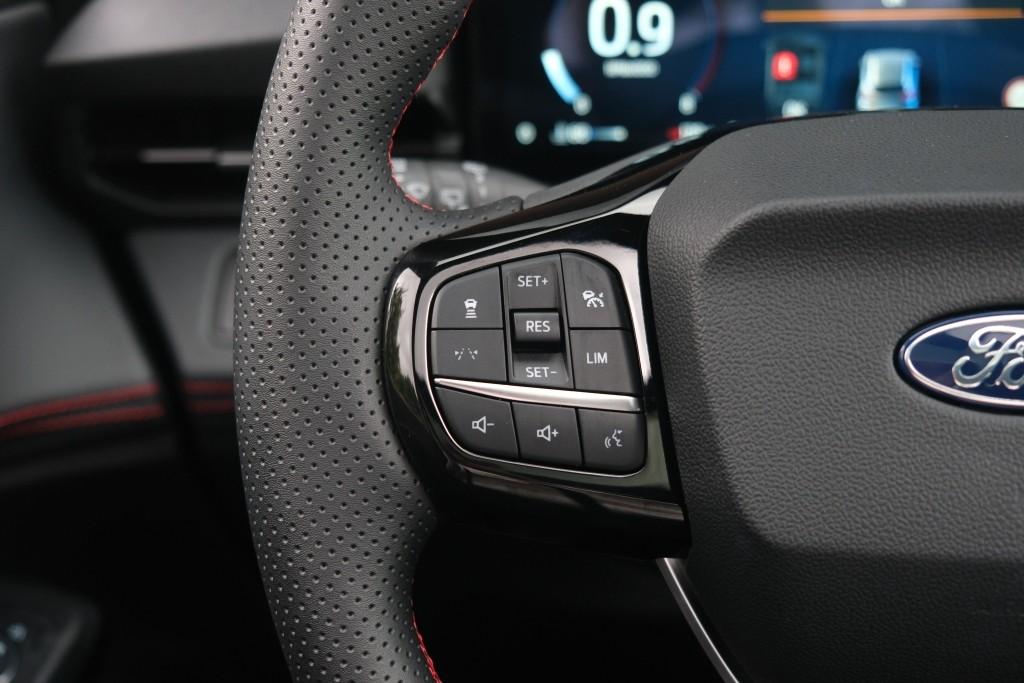 Ford Puma 1.0 EcoBoost Hybrid 155pk Aut. ST-Line X - Panoramadak - 360° camera - Adaptive Cruise - Elektrische achterklep - Matrix LED - Winter Pack afbeelding 9
