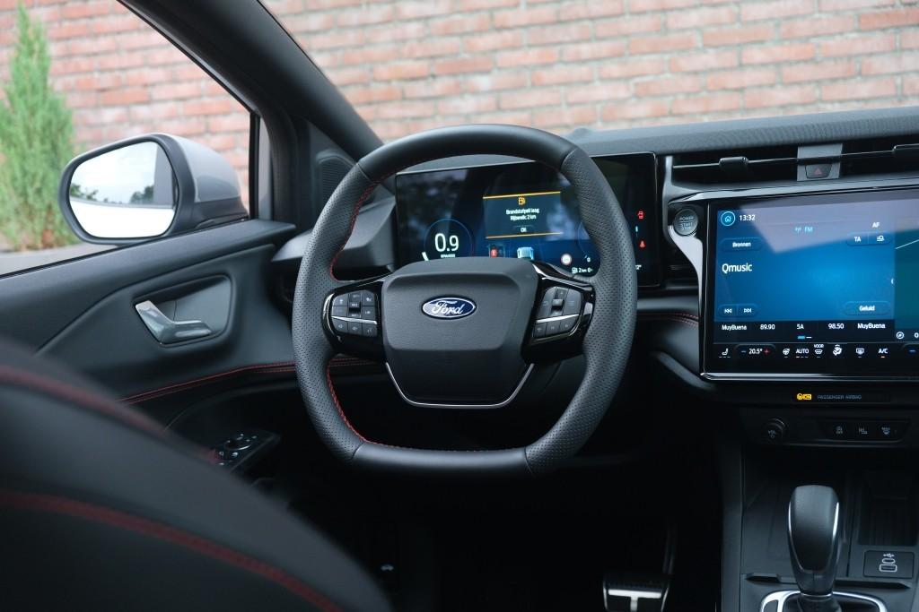 Ford Puma 1.0 EcoBoost Hybrid 155pk Aut. ST-Line X - Panoramadak - 360° camera - Adaptive Cruise - Elektrische achterklep - Matrix LED - Winter Pack afbeelding 12