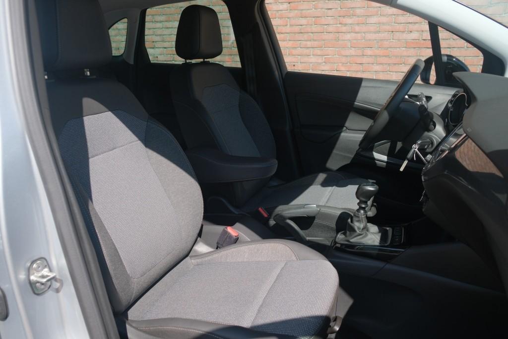 Opel Crossland 1.2 Turbo 110pk Elegance - Achteruitrijcamera - Apple CarPlay - Navigatiesysteem - Climate Control - LED koplampen - AGR comfortstoel afbeelding 6