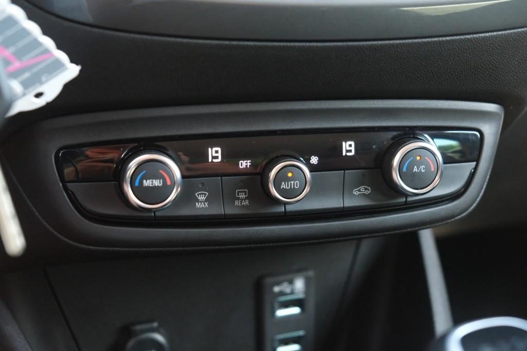 Opel Crossland 1.2 Turbo 110pk Elegance - Achteruitrijcamera - Apple CarPlay - Navigatiesysteem - Climate Control - LED koplampen - AGR comfortstoel afbeelding 20