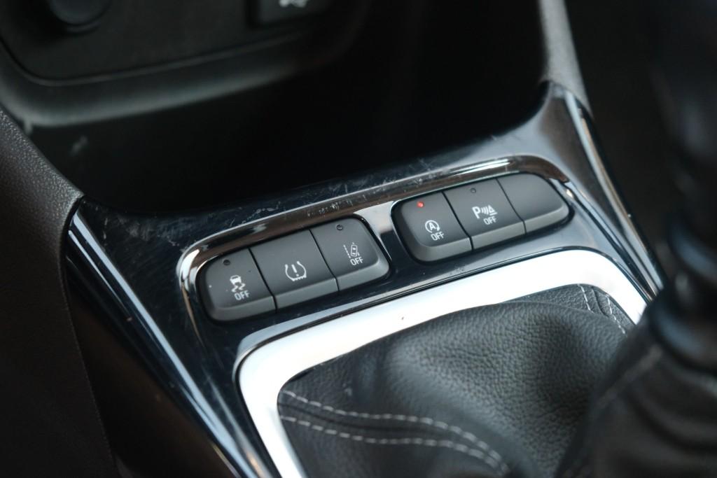 Opel Crossland 1.2 Turbo 110pk Elegance - Achteruitrijcamera - Apple CarPlay - Navigatiesysteem - Climate Control - LED koplampen - AGR comfortstoel afbeelding 22