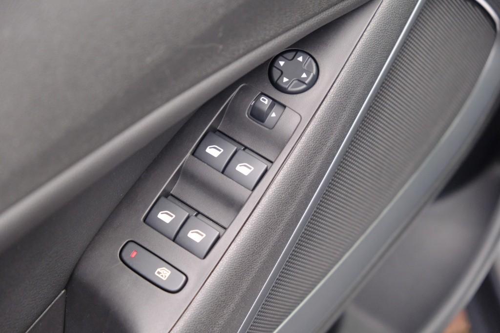 Opel Crossland 1.2 Turbo 110pk Elegance - Achteruitrijcamera - Apple CarPlay - Navigatiesysteem - Climate Control - LED koplampen - AGR comfortstoel afbeelding 23