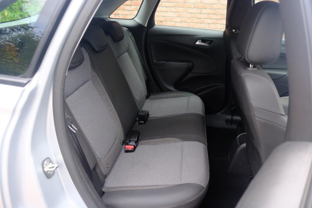 Opel Crossland 1.2 Turbo 110pk Elegance - Achteruitrijcamera - Apple CarPlay - Navigatiesysteem - Climate Control - LED koplampen - AGR comfortstoel afbeelding 3