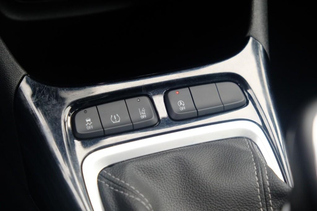 Opel Crossland 1.2 Turbo 110pk Elegance - Achteruitrijcamera - Apple CarPlay - Navigatiesysteem - Climate Control - LED koplampen - AGR comfortstoel afbeelding 21