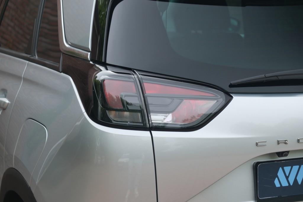 Opel Crossland 1.2 Turbo 110pk Elegance - Achteruitrijcamera - Apple CarPlay - Navigatiesysteem - Climate Control - LED koplampen - AGR comfortstoel afbeelding 26