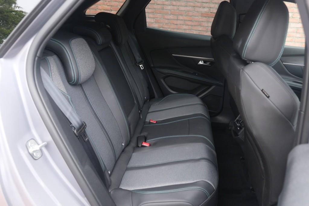 Peugeot 3008 1.6 HYbrid 180pk EAT8 Allure Pack Business - Achteruitrijcamera - Adaptieve cruise control - LED koplampen - Parkeersensoren - Keyless afbeelding 3
