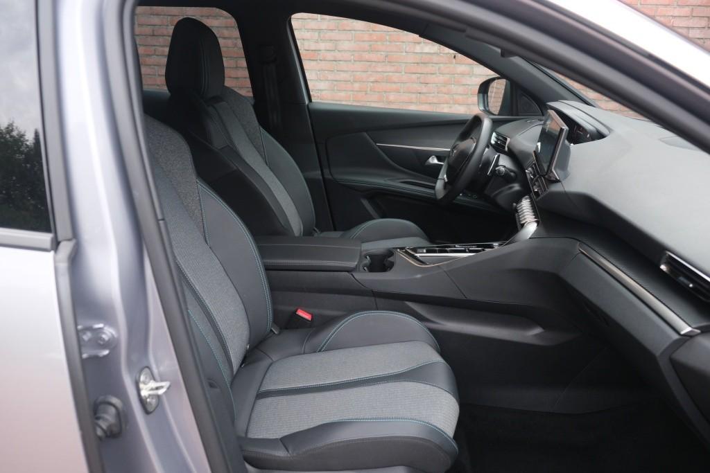 Peugeot 3008 1.6 HYbrid 180pk EAT8 Allure Pack Business - Achteruitrijcamera - Adaptieve cruise control - LED koplampen - Parkeersensoren - Keyless afbeelding 4