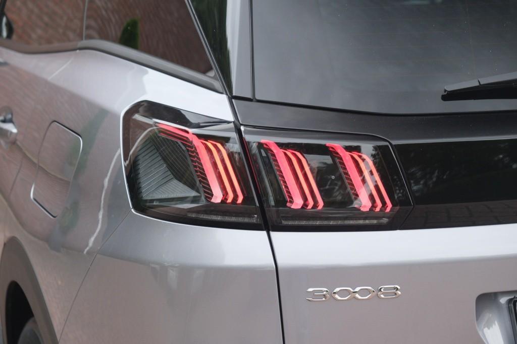 Peugeot 3008 1.6 HYbrid 180pk EAT8 Allure Pack Business - Achteruitrijcamera - Adaptieve cruise control - LED koplampen - Parkeersensoren - Keyless afbeelding 29
