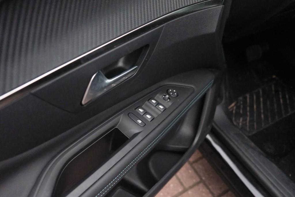 Peugeot 3008 1.6 HYbrid 180pk EAT8 Allure Pack Business - Achteruitrijcamera - Adaptieve cruise control - LED koplampen - Parkeersensoren - Keyless afbeelding 21