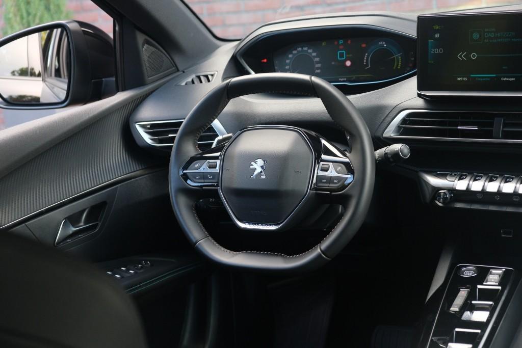 Peugeot 3008 1.6 HYbrid 180pk EAT8 Allure Pack Business - Achteruitrijcamera - Adaptieve cruise control - LED koplampen - Parkeersensoren - Keyless afbeelding 13