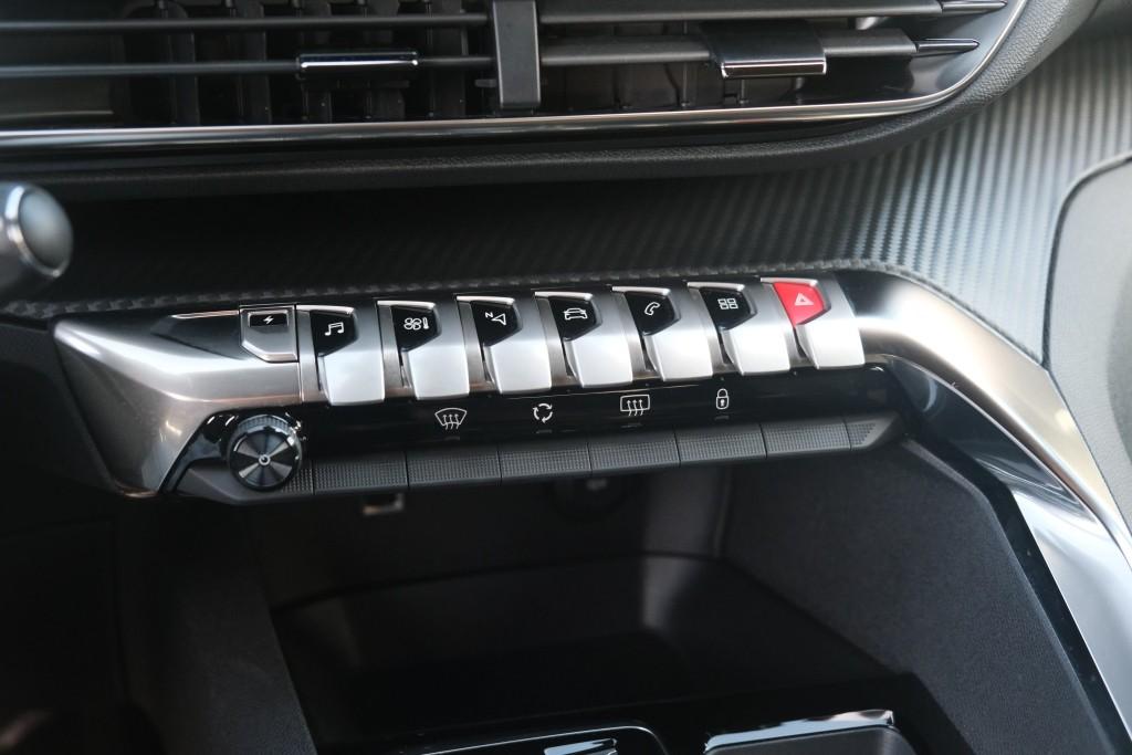 Peugeot 3008 1.6 HYbrid 180pk EAT8 Allure Pack Business - Achteruitrijcamera - Adaptieve cruise control - LED koplampen - Parkeersensoren - Keyless afbeelding 23