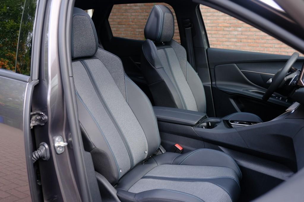 Peugeot 3008 1.6 HYbrid 180pk EAT8 Allure Pack Business - Panoramadak - Achteruitrijcamera - Adaptieve cruise control - LED koplampen - Parkeersensoren - Keyless afbeelding 6