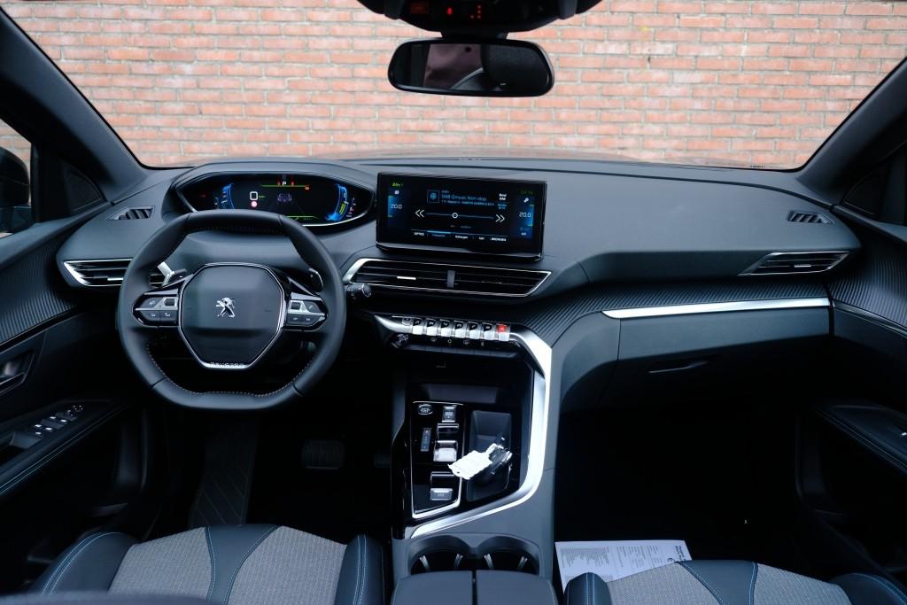 Peugeot 3008 1.6 HYbrid 180pk EAT8 Allure Pack Business - Panoramadak - Achteruitrijcamera - Adaptieve cruise control - LED koplampen - Parkeersensoren - Keyless afbeelding 7
