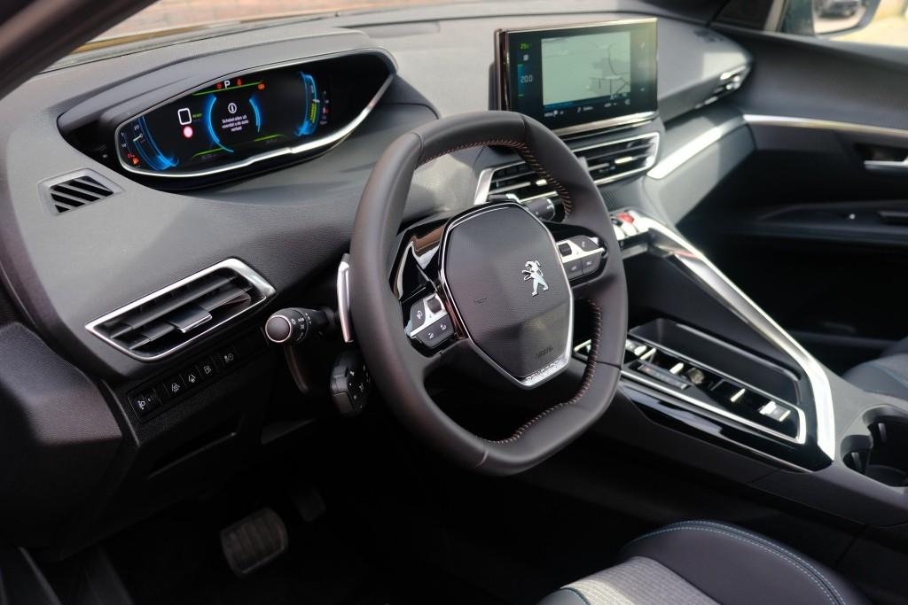 Peugeot 3008 1.6 HYbrid 180pk EAT8 Allure Pack Business - Panoramadak - Achteruitrijcamera - Adaptieve cruise control - LED koplampen - Parkeersensoren - Keyless afbeelding 8