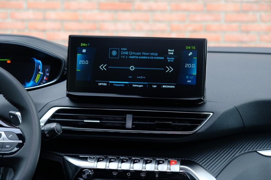 Peugeot 3008 1.6 HYbrid 180pk EAT8 Allure Pack Business - Panoramadak - Achteruitrijcamera - Adaptieve cruise control - LED koplampen - Parkeersensoren - Keyless afbeelding 17