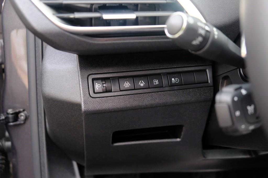 Peugeot 3008 1.6 HYbrid 180pk EAT8 Allure Pack Business - Panoramadak - Achteruitrijcamera - Adaptieve cruise control - LED koplampen - Parkeersensoren - Keyless afbeelding 24