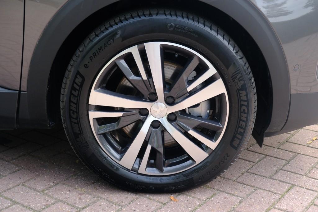 Peugeot 3008 1.6 HYbrid 180pk EAT8 Allure Pack Business - Panoramadak - Achteruitrijcamera - Adaptieve cruise control - LED koplampen - Parkeersensoren - Keyless afbeelding 28