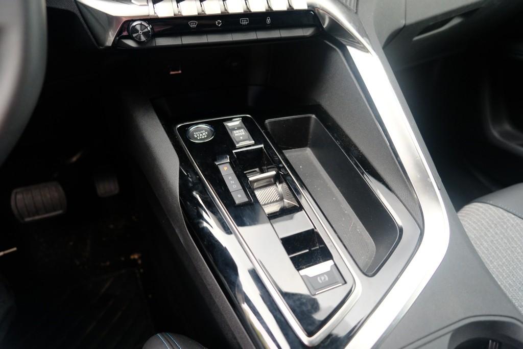 Peugeot 3008 1.6 HYbrid 180pk EAT8 Allure Pack Business - Achteruitrijcamera - Adaptieve cruise control - LED koplampen - Parkeersensoren - Keyless afbeelding 20
