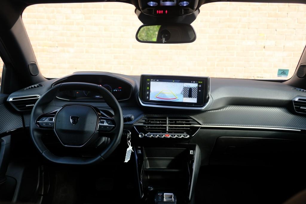 Peugeot 2008 1.2 Hybrid 145pk e-DCS6 Allure - Adaptive cruise - Camera voor en achter - Dodehoek detectie - Climate control - Parkeersensoren afbeelding 7