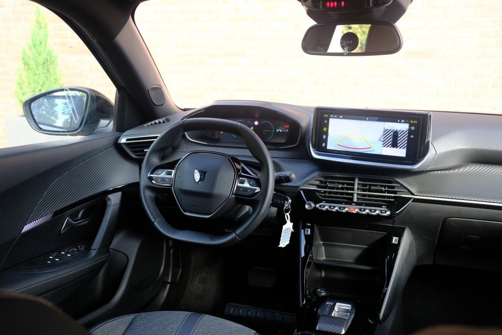 Peugeot 2008 1.2 Hybrid 145pk e-DCS6 Allure - Adaptive cruise - Camera voor en achter - Dodehoek detectie - Climate control - Parkeersensoren afbeelding 13