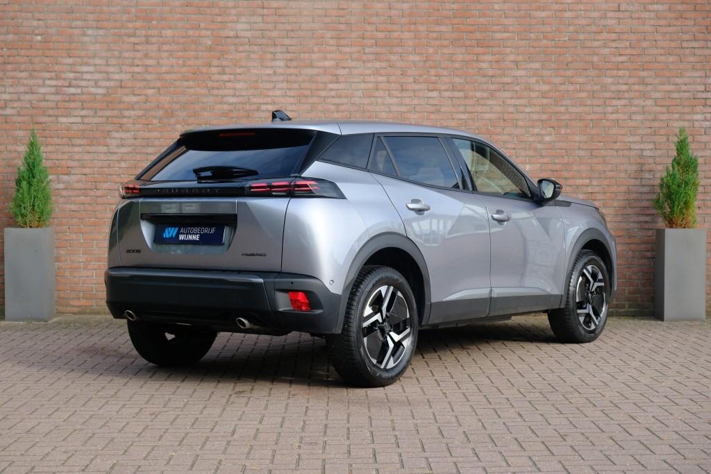 Peugeot 2008 1.2 Hybrid 145pk e-DCS6 Allure - Adaptive cruise - Camera voor en achter - Dodehoek detectie - Climate control - Parkeersensoren afbeelding 28