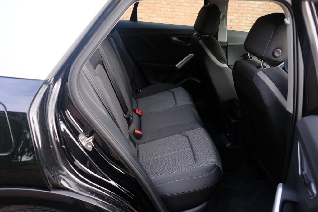 Audi Q2 35 TFSi 150pk S-Tronic S Edition - App Connect - Adaptive Cruise - Camera - Matrix LED - Keyless - Elektrische klep - Stoelverwarming afbeelding 3